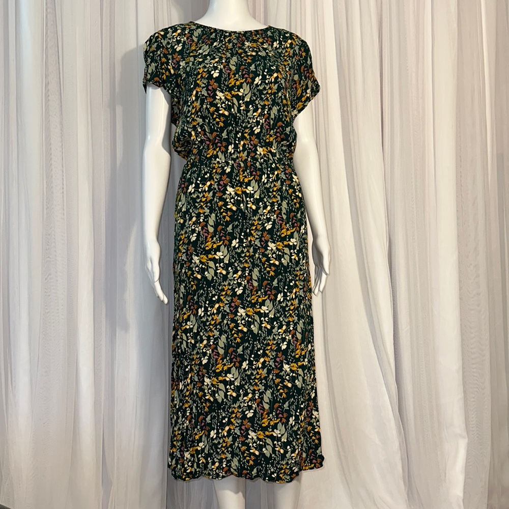 EUC Floral Maxi w POCKETS 💐